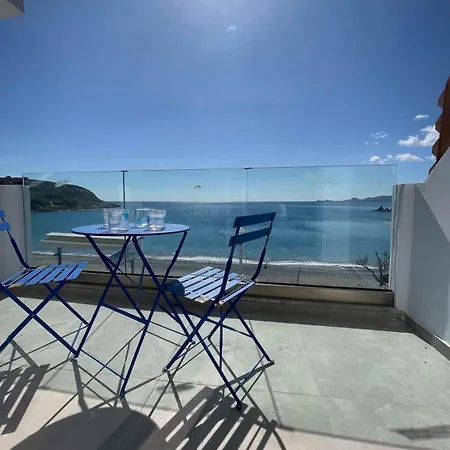 Apartmán Sea Breeze Modern With A Refreshing Balcony View