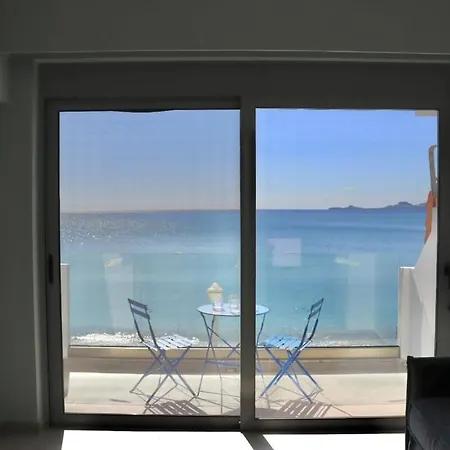 Sea Breeze Modern With A Refreshing Balcony View Appartement *