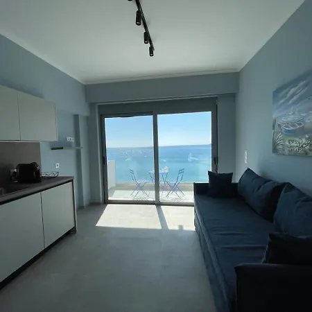 Sea Breeze Modern With A Refreshing Balcony View Appartement